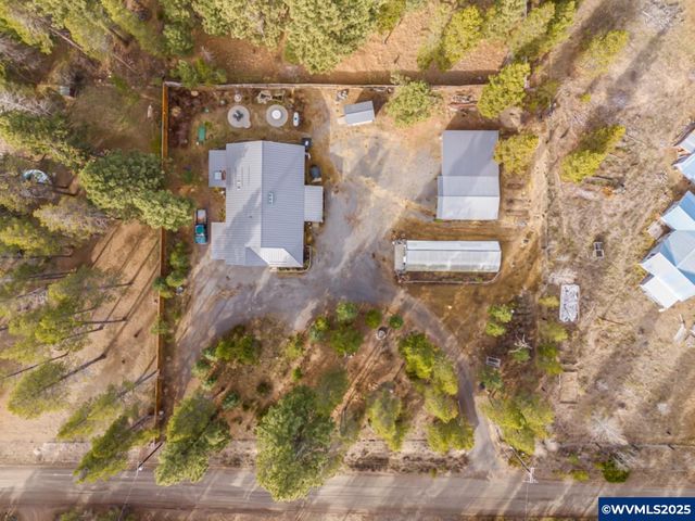 15924 Jackpine Rd, La Pine, OR 97739