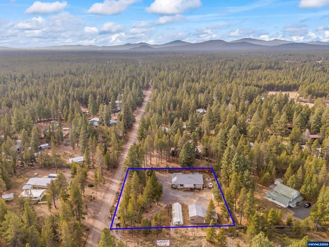 15924 Jackpine Rd, La Pine, OR 97739