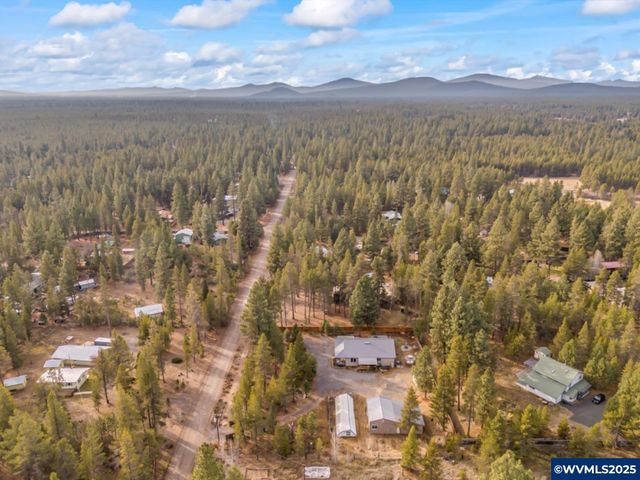 15924 Jackpine Rd, La Pine, OR 97739