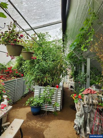 15924 Jackpine Rd, La Pine, OR 97739