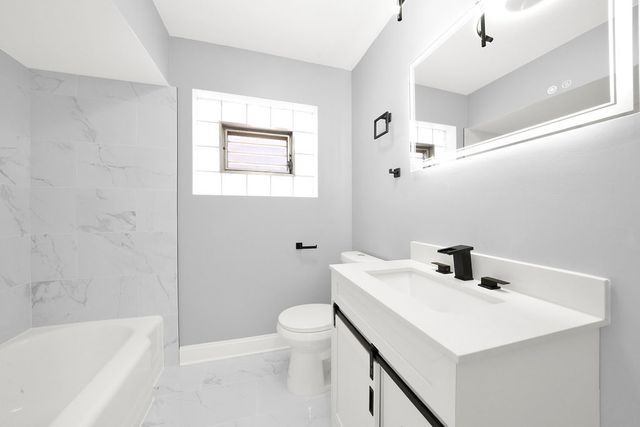 7245 S Washtenaw Avenue 2, Chicago, IL 60629