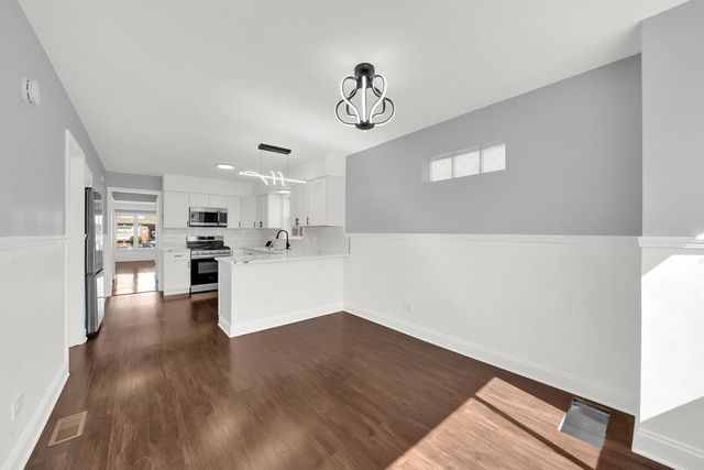 7245 S Washtenaw Avenue 2, Chicago, IL 60629