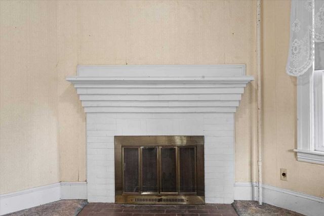 28 Cascade Rd, Worcester, MA 01602