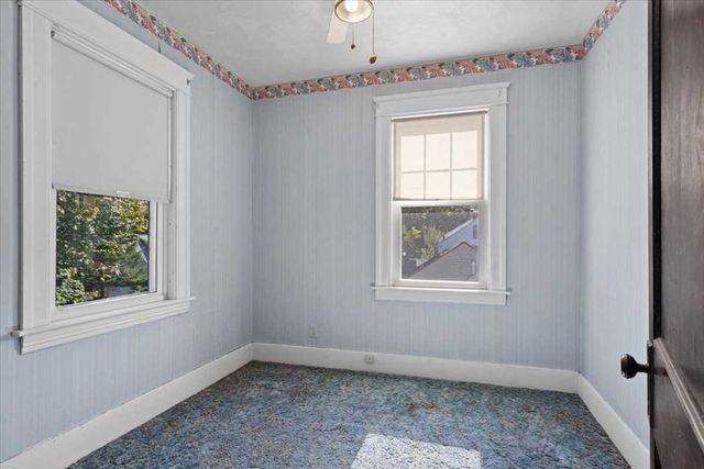 28 Cascade Rd, Worcester, MA 01602