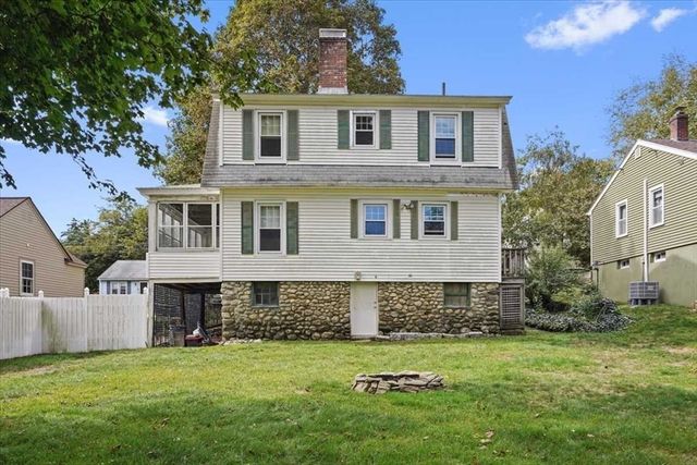 28 Cascade Rd, Worcester, MA 01602