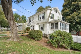 28 Cascade Rd, Worcester, MA 01602