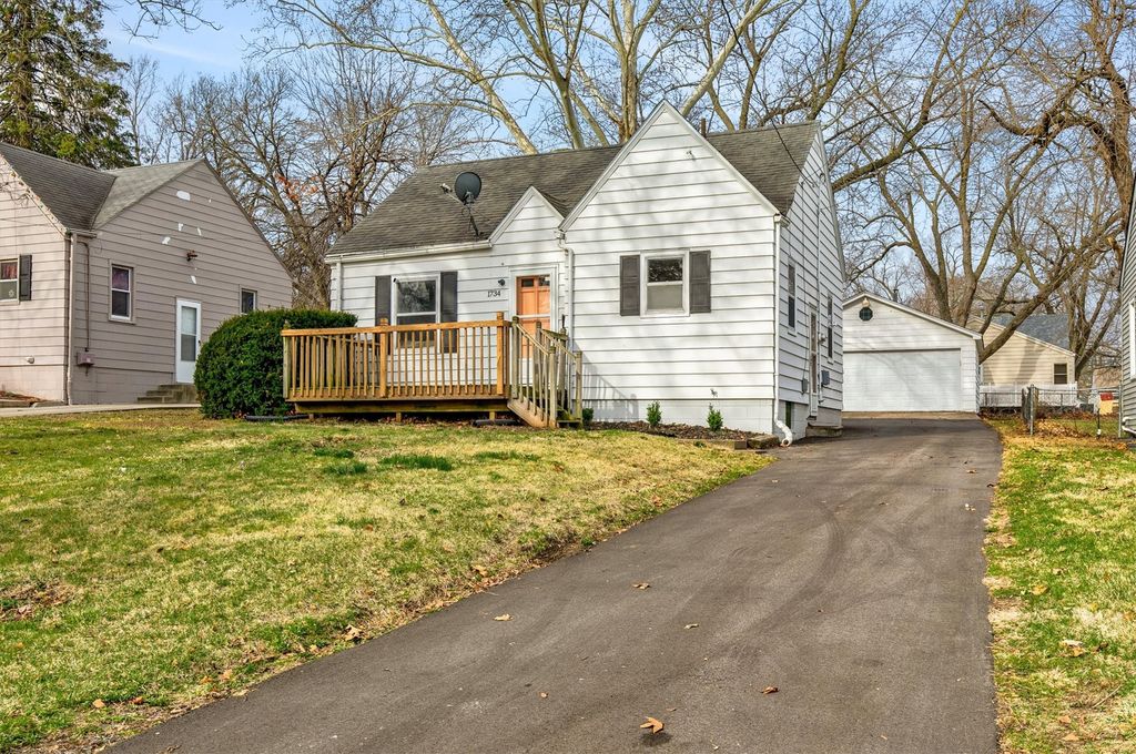 1734 45th Street, Des Moines, IA 50310