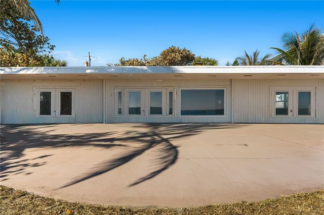 9556 Doubloon Drive, Vero Beach, FL 32963