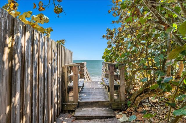 9556 Doubloon Drive, Vero Beach, FL 32963