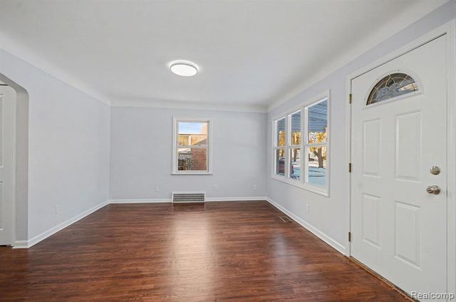 207 Saint Louis Street, Ferndale, MI 48220