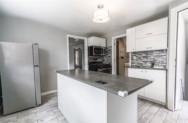 3577 W 46, Cleveland, OH 44102