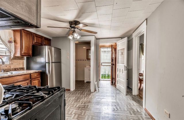 3577 W 46, Cleveland, OH 44102