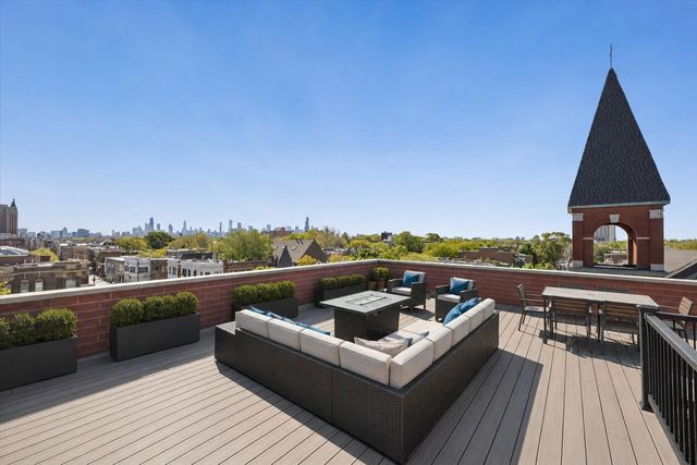 2212 W North Avenue 401, Chicago, IL 60647