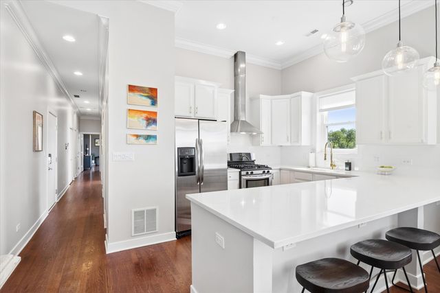 2212 W North Avenue 401, Chicago, IL 60647