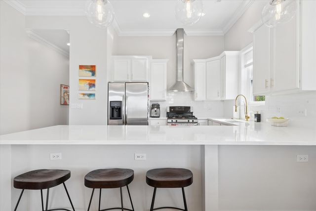 2212 W North Avenue 401, Chicago, IL 60647
