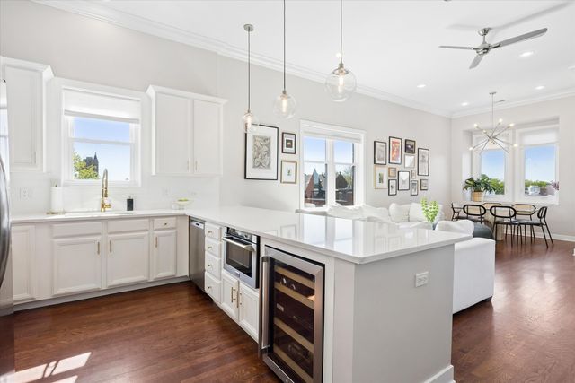 2212 W North Avenue 401, Chicago, IL 60647
