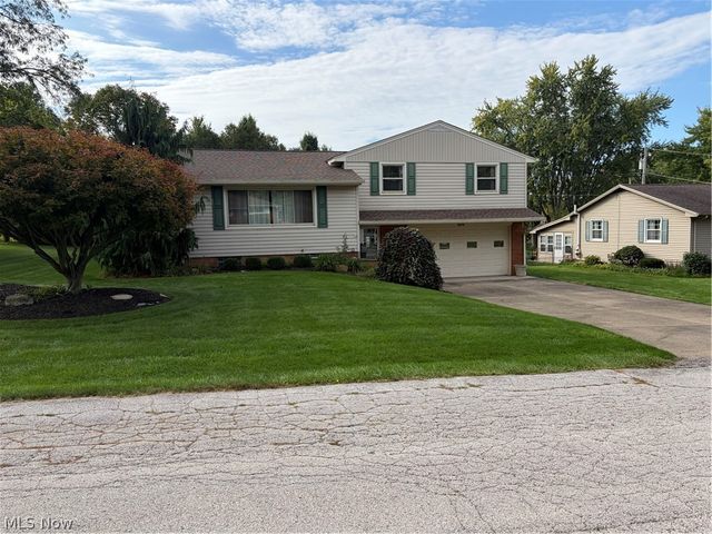 309 Bell Avenue, Columbiana, OH 44408