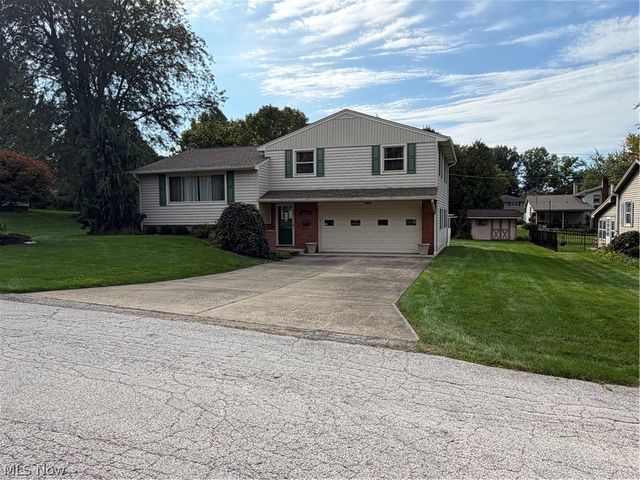 309 Bell Avenue, Columbiana, OH 44408