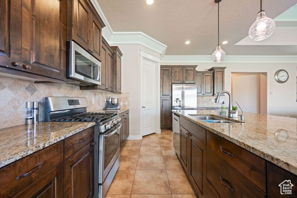 Image 11 of property listing at 2546 E 3000 CIR, St. George, UT 84790