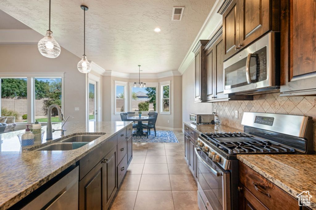 Image 12 of property listing at 2546 E 3000 CIR, St. George, UT 84790