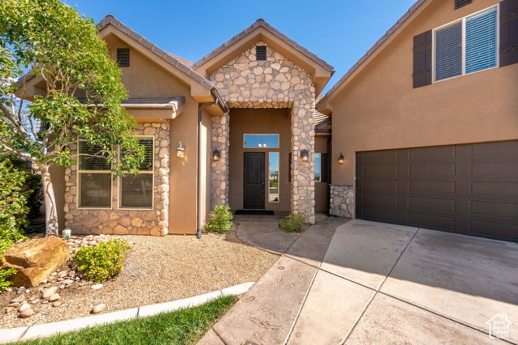Image 3 of property listing at 2546 E 3000 CIR, St. George, UT 84790