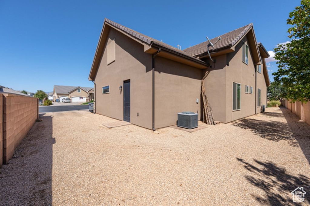 Image 41 of property listing at 2546 E 3000 CIR, St. George, UT 84790