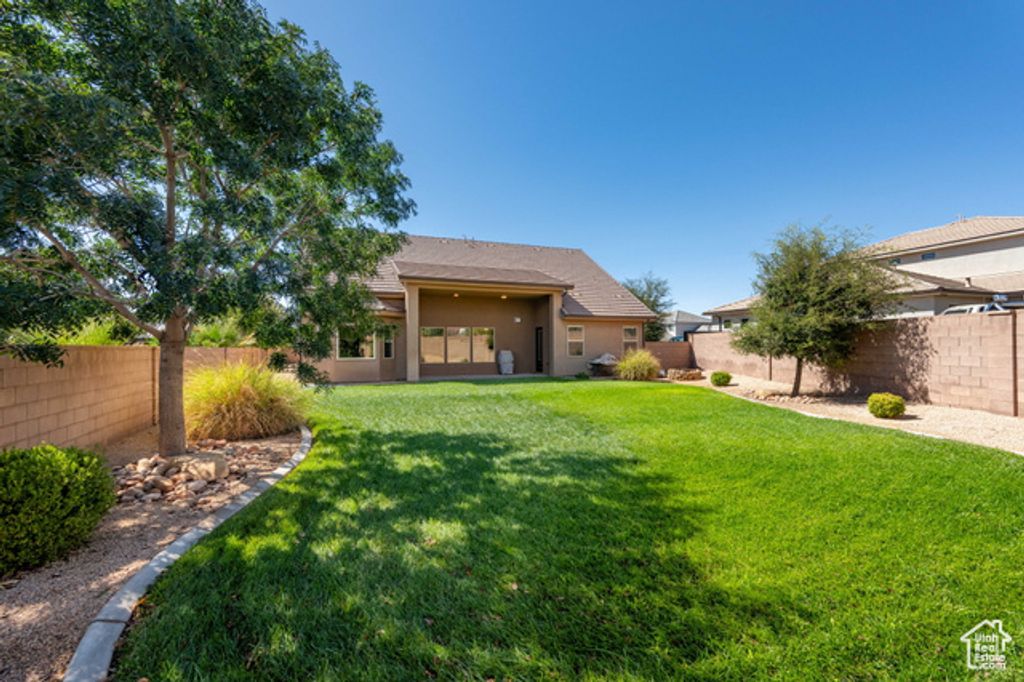Image 45 of property listing at 2546 E 3000 CIR, St. George, UT 84790