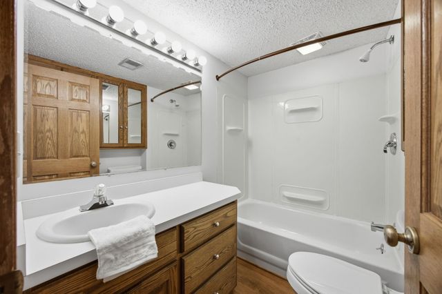 9765 261st Avenue NW, Zimmerman, MN 55398