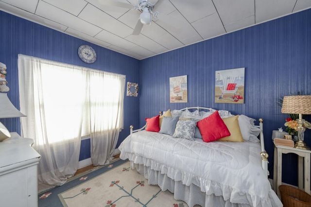 4042 N Maroa Avenue, Fresno, CA 93704