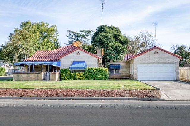 4042 N Maroa Avenue, Fresno, CA 93704