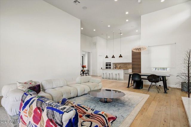 4528 N 39th Place, Phoenix, AZ 85018