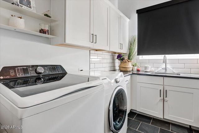 4528 N 39th Place, Phoenix, AZ 85018