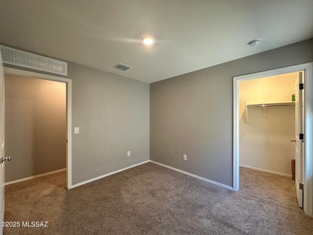 5992 S Antrim Loop, Tucson, AZ 85706