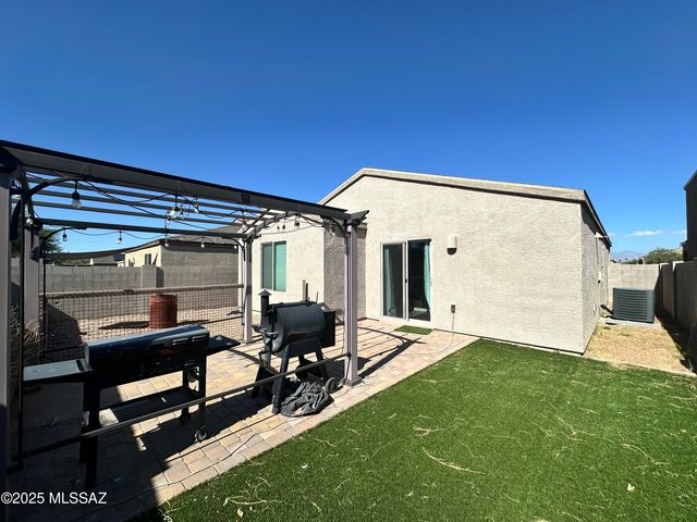 5992 S Antrim Loop, Tucson, AZ 85706