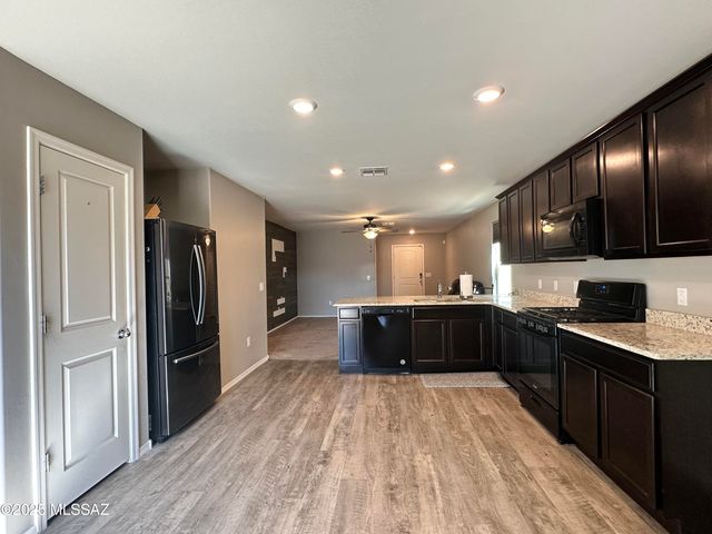 5992 S Antrim Loop, Tucson, AZ 85706