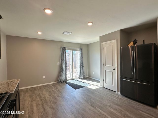 5992 S Antrim Loop, Tucson, AZ 85706