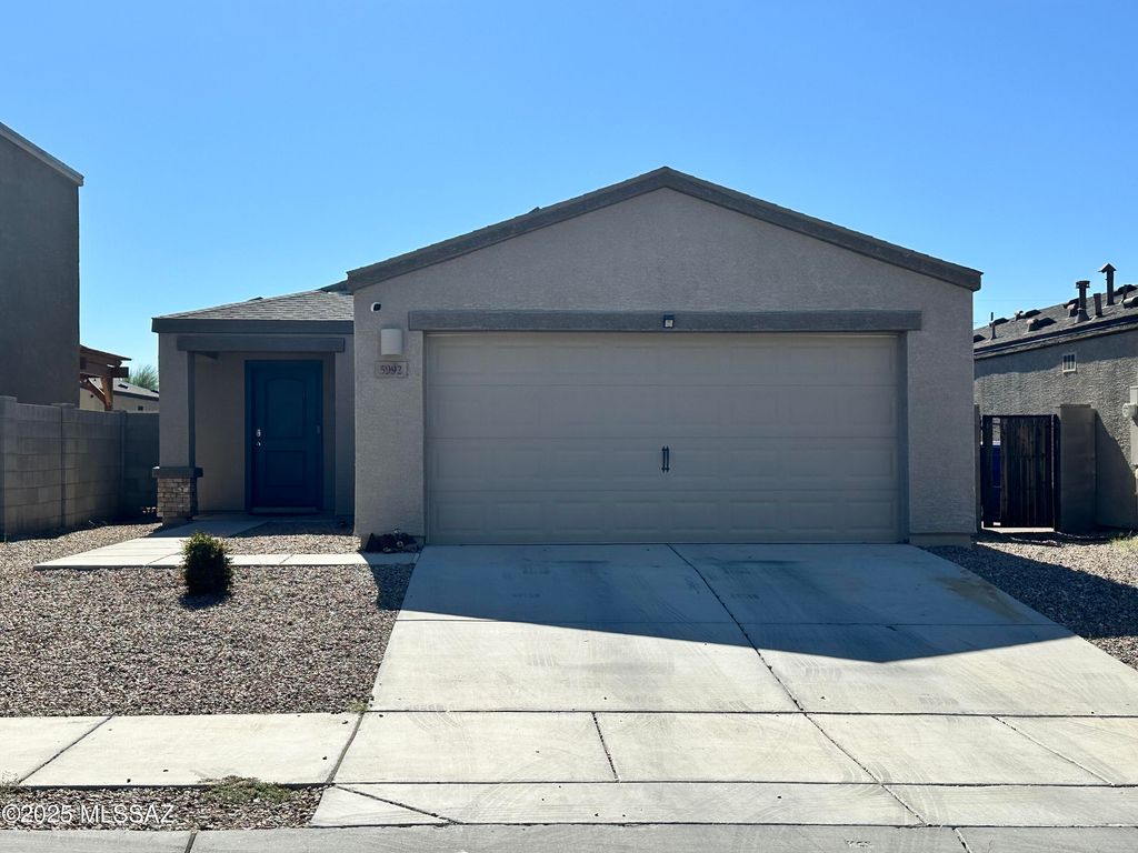 5992 S Antrim Loop, Tucson, AZ 85706