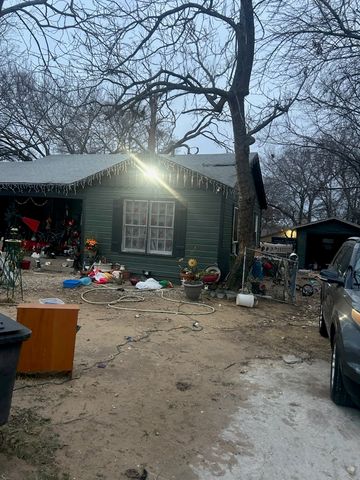 5725 Spencer Street, Fort Worth, TX 76119