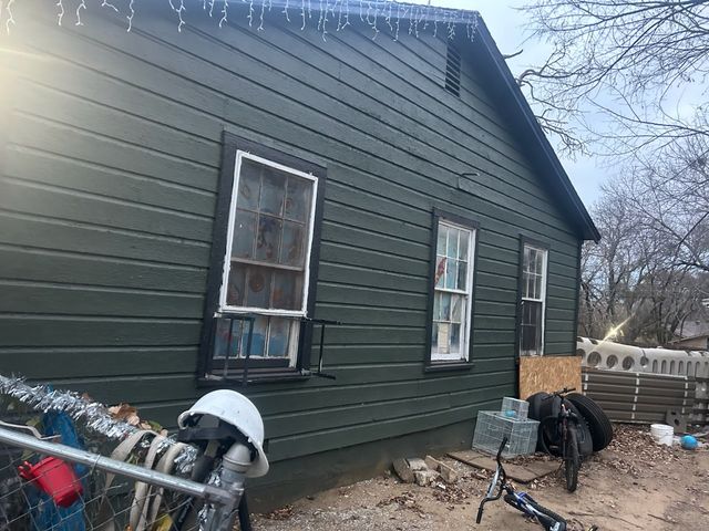 5725 Spencer Street, Fort Worth, TX 76119