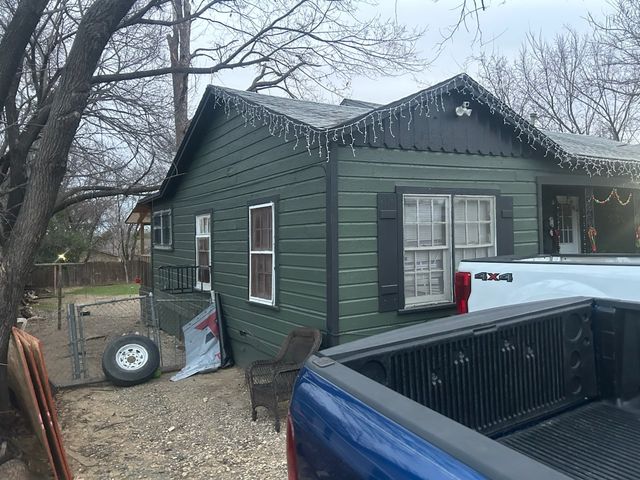 5725 Spencer Street, Fort Worth, TX 76119