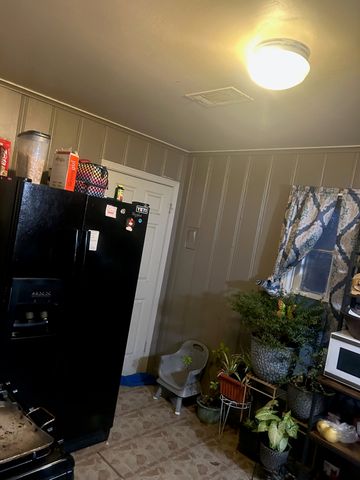 5725 Spencer Street, Fort Worth, TX 76119