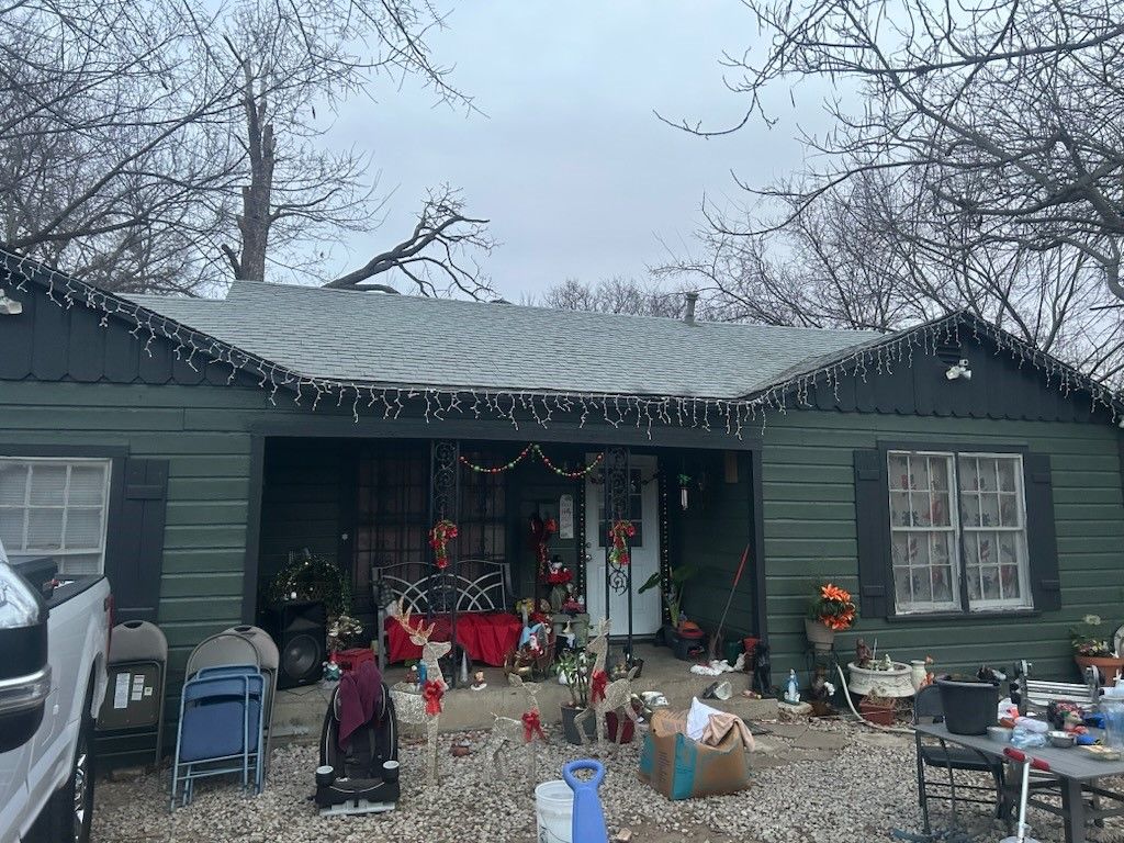 5725 Spencer Street, Fort Worth, TX 76119