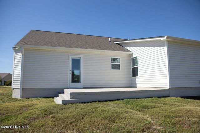 102 Michael Thomas Place, La Grange, NC 28551