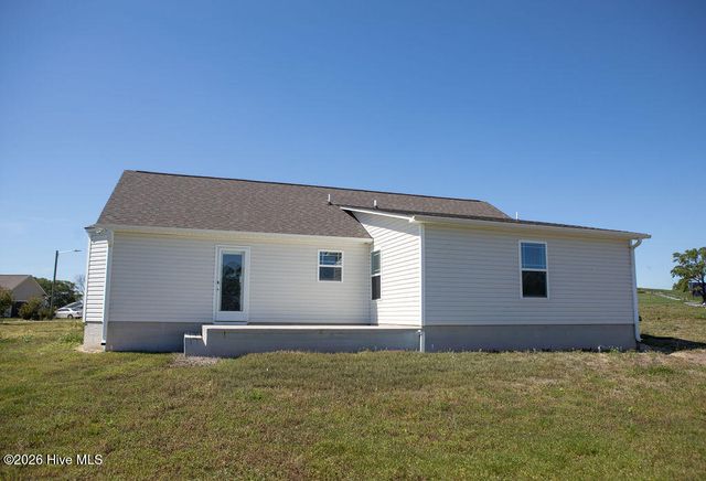 102 Michael Thomas Place, La Grange, NC 28551
