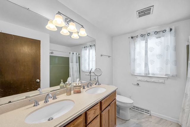 88 Basil Rd, Chicopee, MA 01020