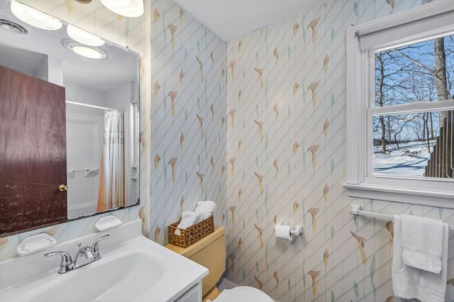 88 Basil Rd, Chicopee, MA 01020