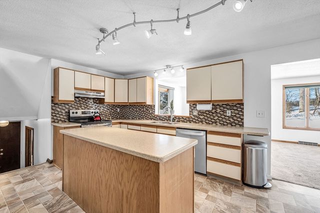 88 Basil Rd, Chicopee, MA 01020