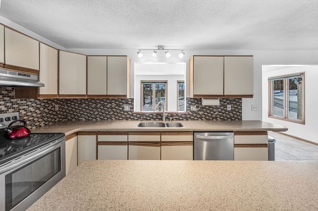 88 Basil Rd, Chicopee, MA 01020