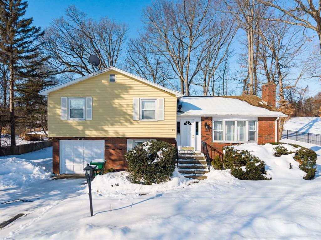 88 Basil Rd, Chicopee, MA 01020