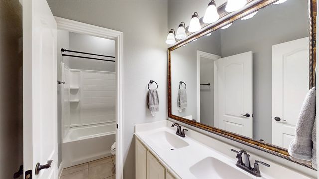 544 Wildriver Trail, Fort Worth, TX 76131